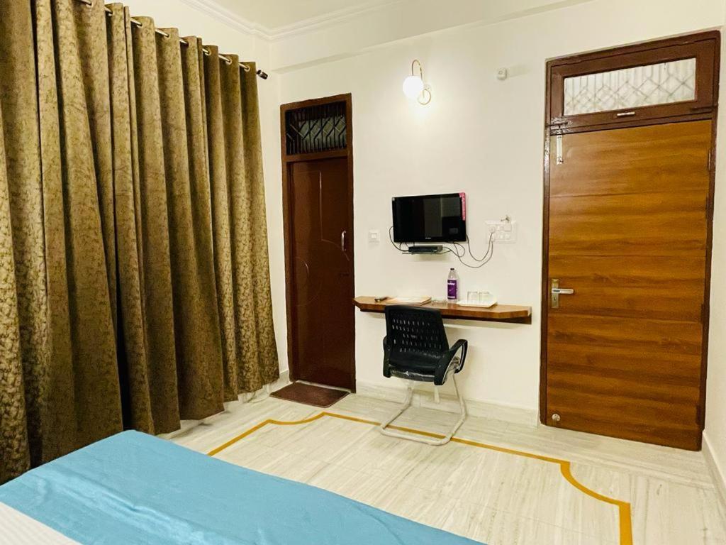 Hotel Dileep42 Лакхнау Екстер'єр фото